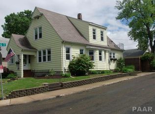 1600 Martha St, Pekin, IL 61554