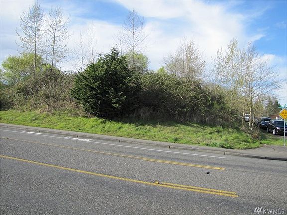 3rd image of 3310 58th Ave NE