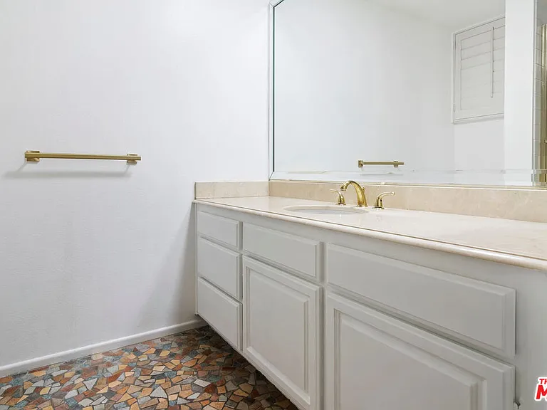 2131 Century Park Ln #118 — Photo 32