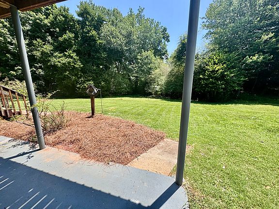 5th image of 3636 Hardy Rd