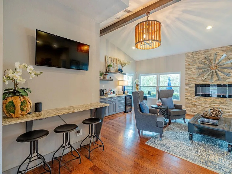Woodhollow Apartment Homes — Photo 10