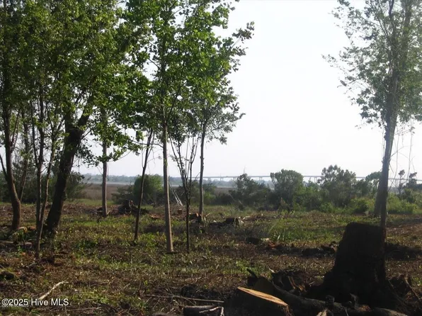 241 Mimosa Drive, Sneads Ferry, NC 28460