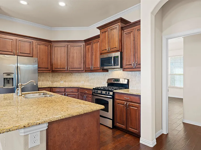 6465 Naples Dr — Photo 11