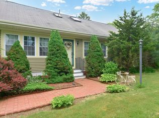 353 Ledge Rd, Seekonk, MA 02771
