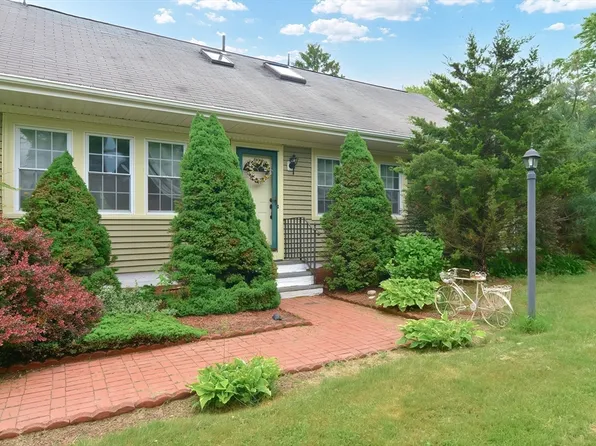 353 Ledge Rd, Seekonk, MA 02771