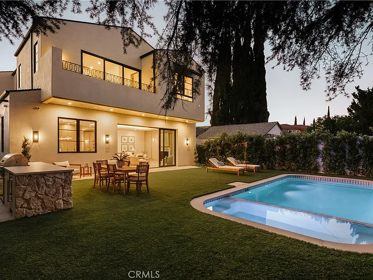 4940 Hesperia Ave — Photo 36