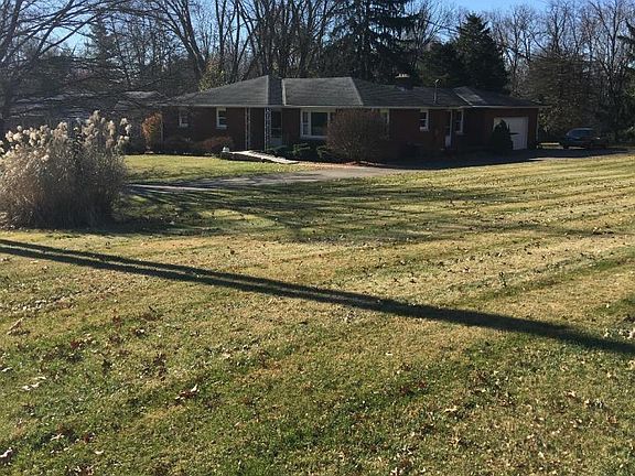 3rd image of 93 Willard Dr