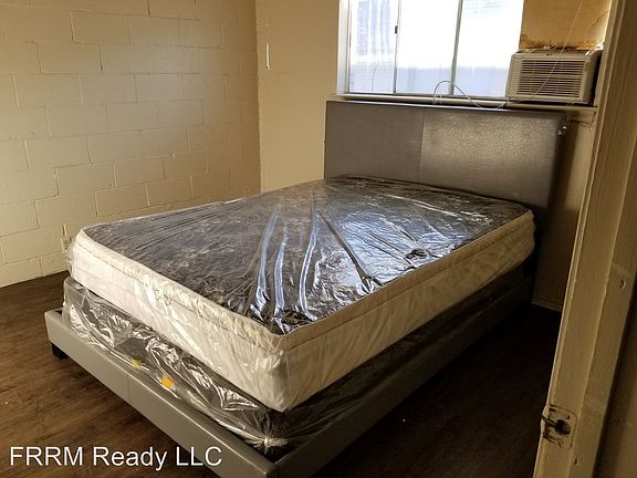 4th image of 4821 Gaston Ave APT 204
