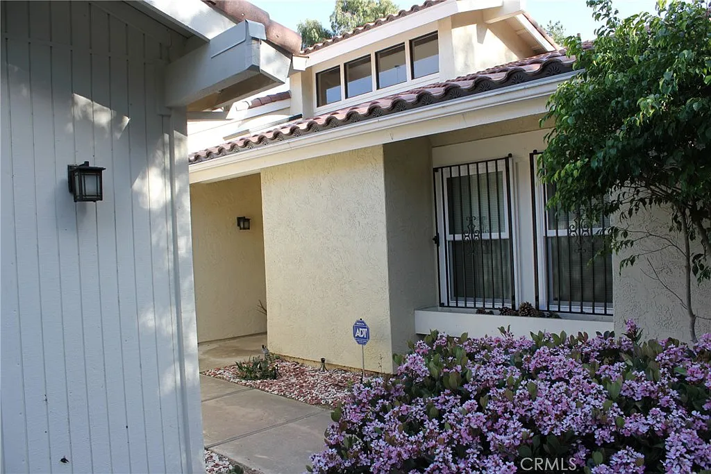 3 bed, 1649 sqft, $5,450 — Photo 1