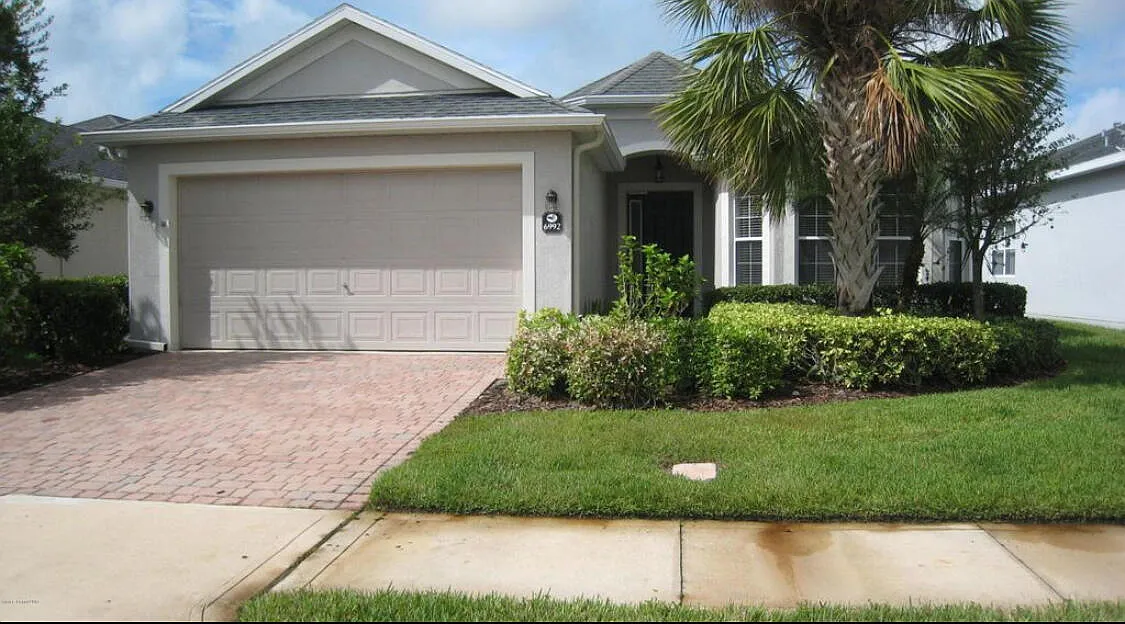 3 bed, 2.0 bath, 1950 sqft, $3,195 — Photo 1