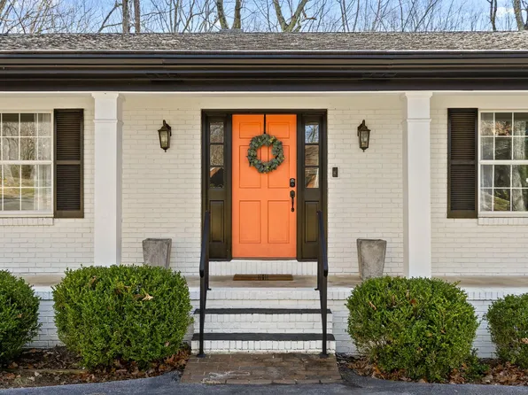 35 Carriage Hl, Signal Mountain, TN 37377