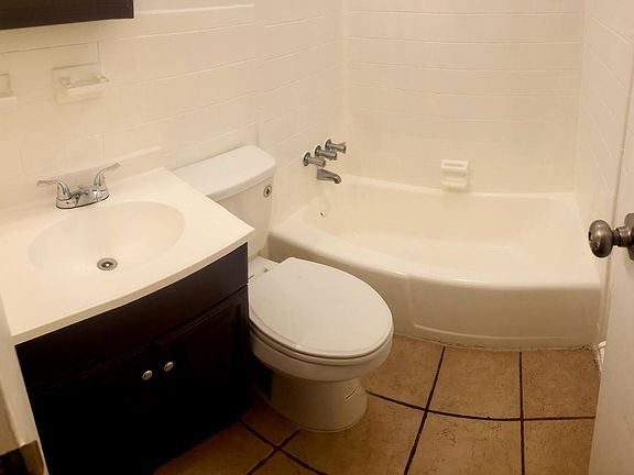 4th image of 2640 Wayside Dr