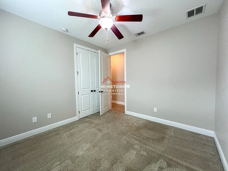 1467 W Shores Blvd — Photo 29