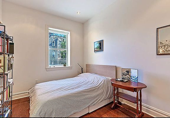 4th image of 871 Park Pl APT 3R