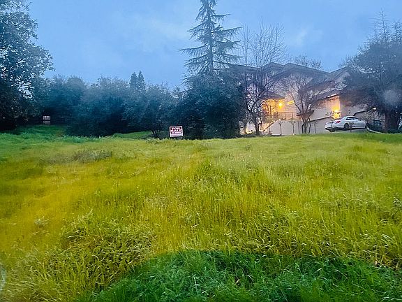 4th image of 340 Canyon Falls Dr