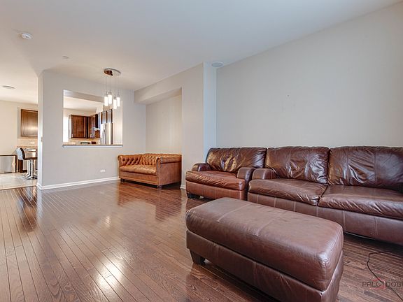 5th image of 312 Wildflower St