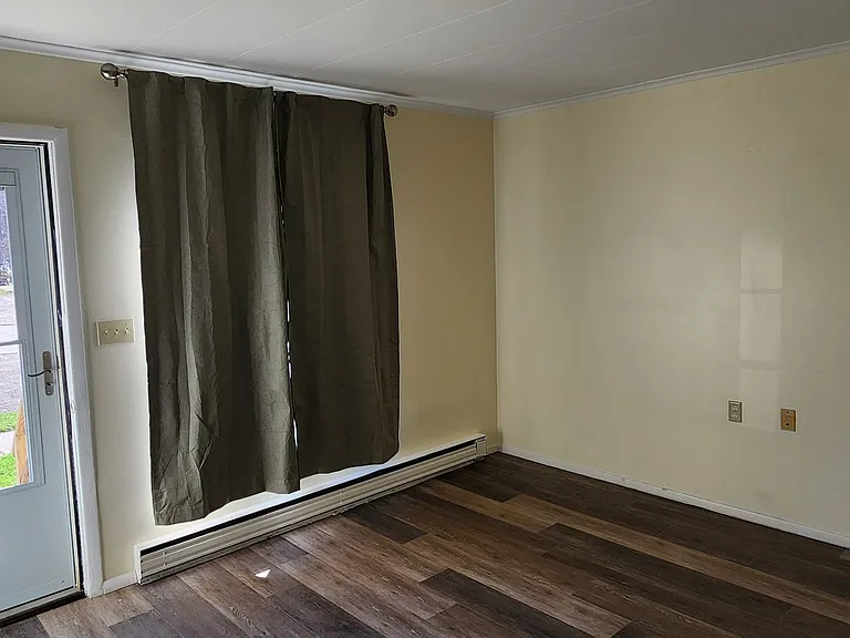 39 Medbury Ave — Photo 8