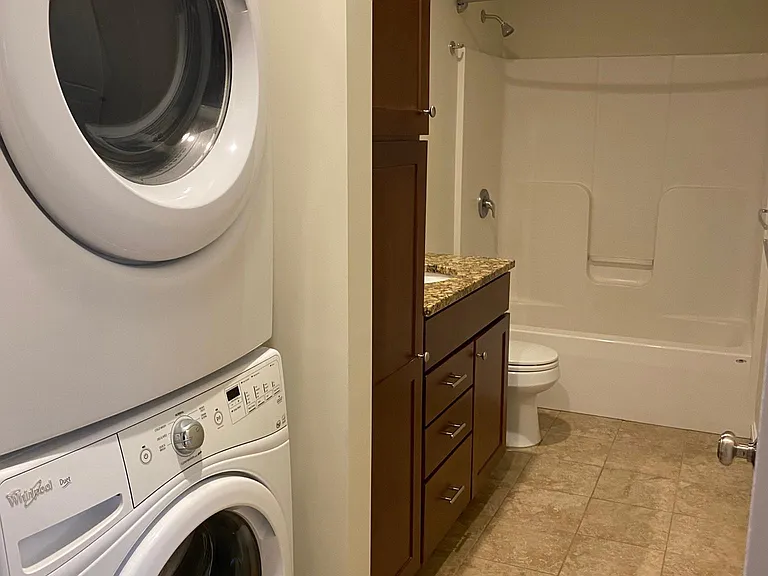821 Court St — Photo 6