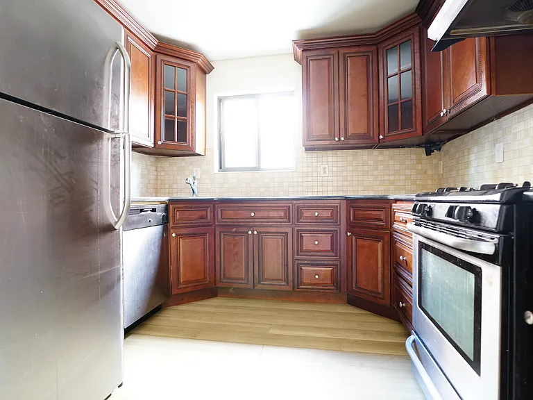 2529 Butler St #1 — Photo 6
