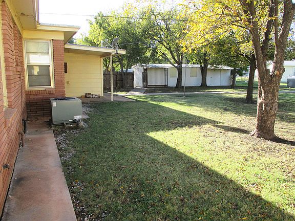 2nd image of 519 Hill Cir