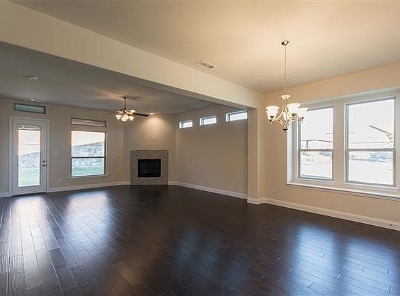 5th image of 10696 Helen Dr