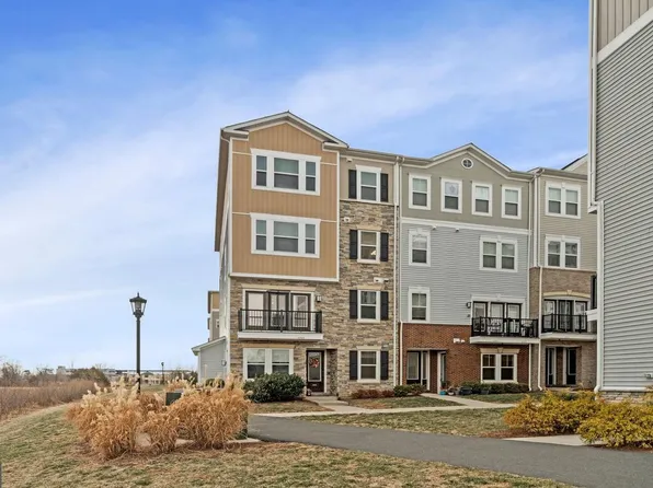 41949 Pickwick Mill Ter, Aldie, VA 20105