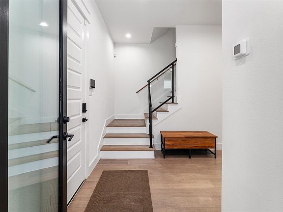 4th image of 820 E 24th St