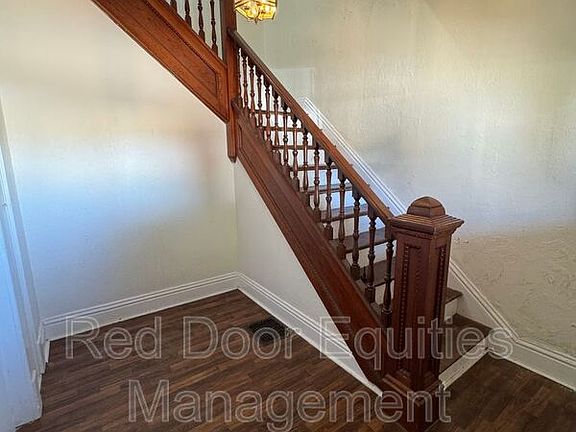 3rd image of 136 W Walnut St