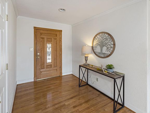 5th image of 22041 Lindy Ln