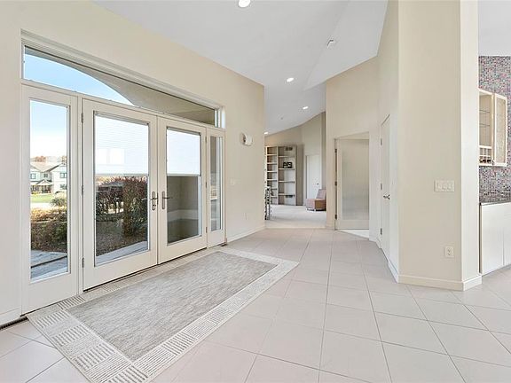4th image of 56 E Country Gate Pl