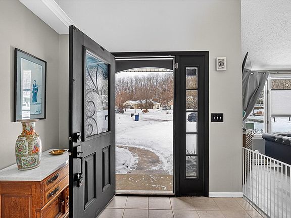 4th image of 4030 Gatewood Dr