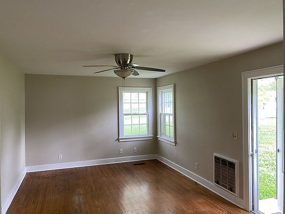 3rd image of 1500 Wilson St