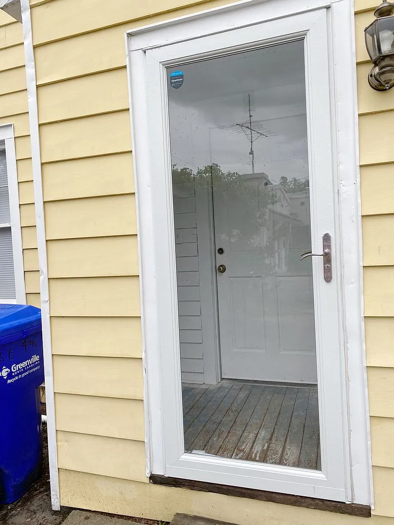 Beautiful 2 Bedroom home - 1 block from ECU — Photo 3