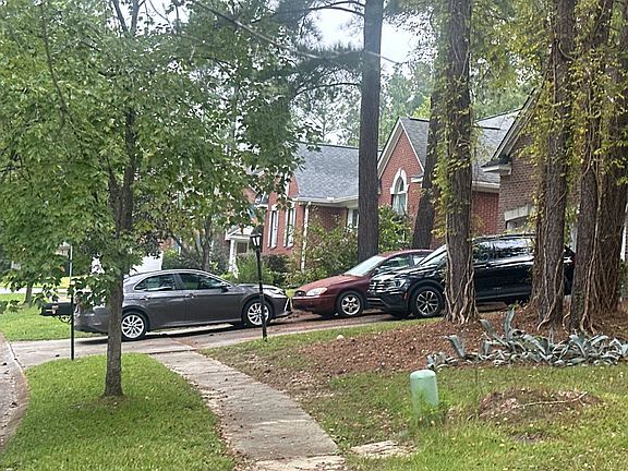 4th image of 105 Markham Rd