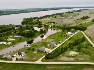 48113 Isaak Ln, Big Stone City, SD 57216