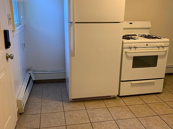 3rd image of 193 Vermont St #1