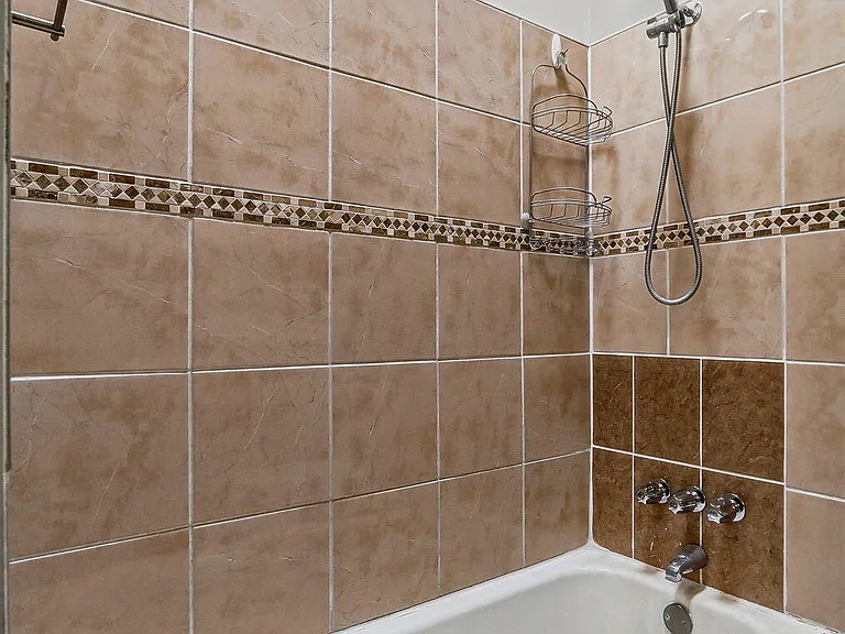 2801 Polk Ave — Photo 13