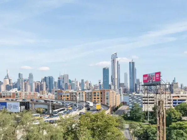 261 Park Avenue image 2 of 26