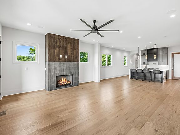 5th image of 2118 Cliff Dr Lot C
