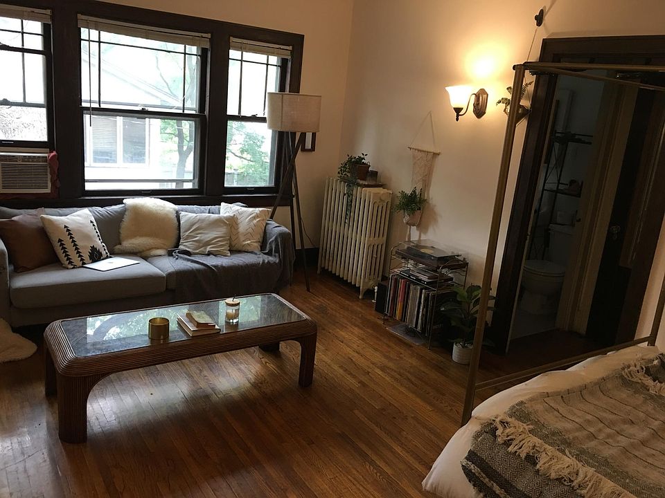 2nd image of 3455 Blaisdell Ave #3