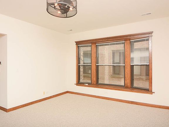 5th image of 4336 N Sheridan Rd #2SS