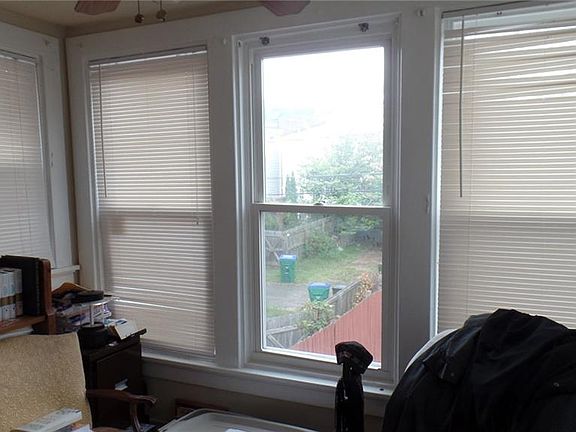 3rd image of 2110 Maplewood Ave