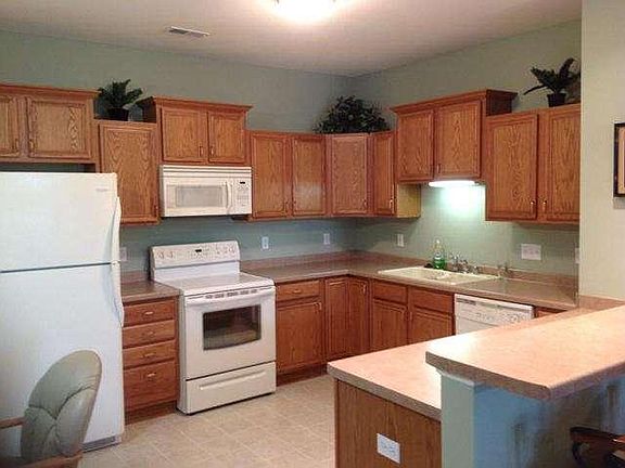 3rd image of 8584 S Bedford Way #102-08
