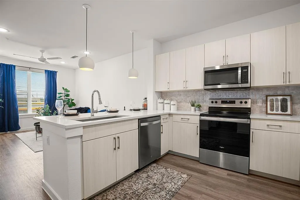 Photo 2 of 11 - 6324 N Lamar Blvd #306 - Austin, TX Building Photo - 6324 N Lamar Blvd #306
