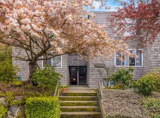 4468 Linden Ave N APT B, Seattle, WA 98103