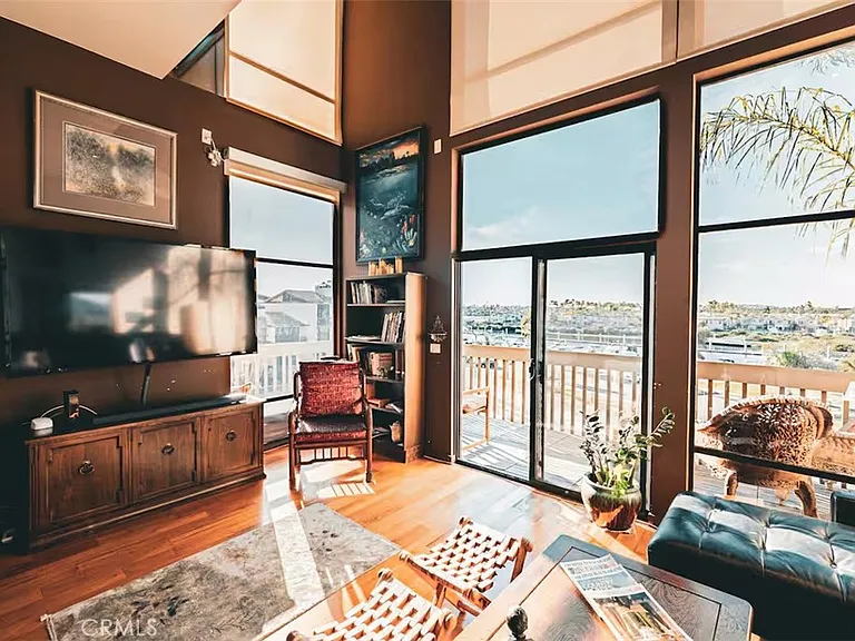 5327 Marina Pacifica Dr #KEY19 — Photo 47