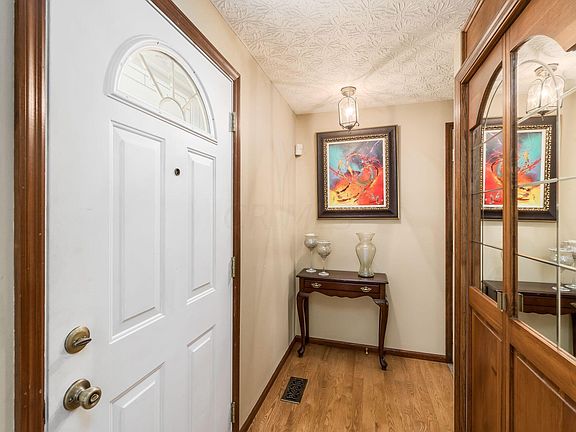 4th image of 3726 Juniper St