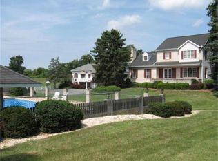 1285 W Ridge Rd, Elizabethtown, PA 17022