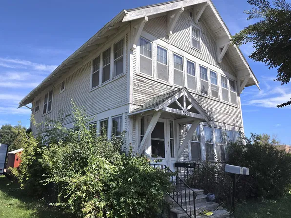 208 5th Ave SW, Aberdeen, SD 57401