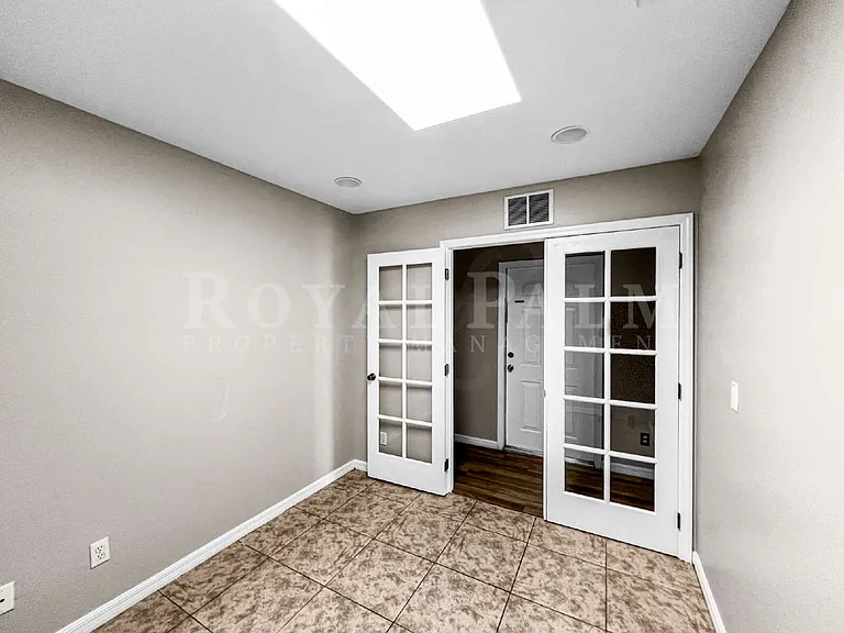 2130 NE 8th Pl — Photo 20